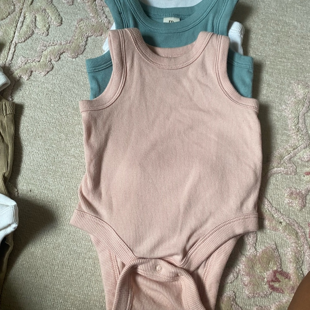 Banana Republic baby 0-3 months onsie